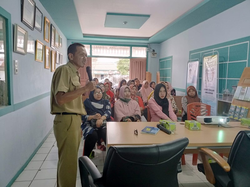 Bersama BKKBN Riau, DP2KBP3A Inhil Laksanakan Internalisasi pengasuhan 1000 HPK