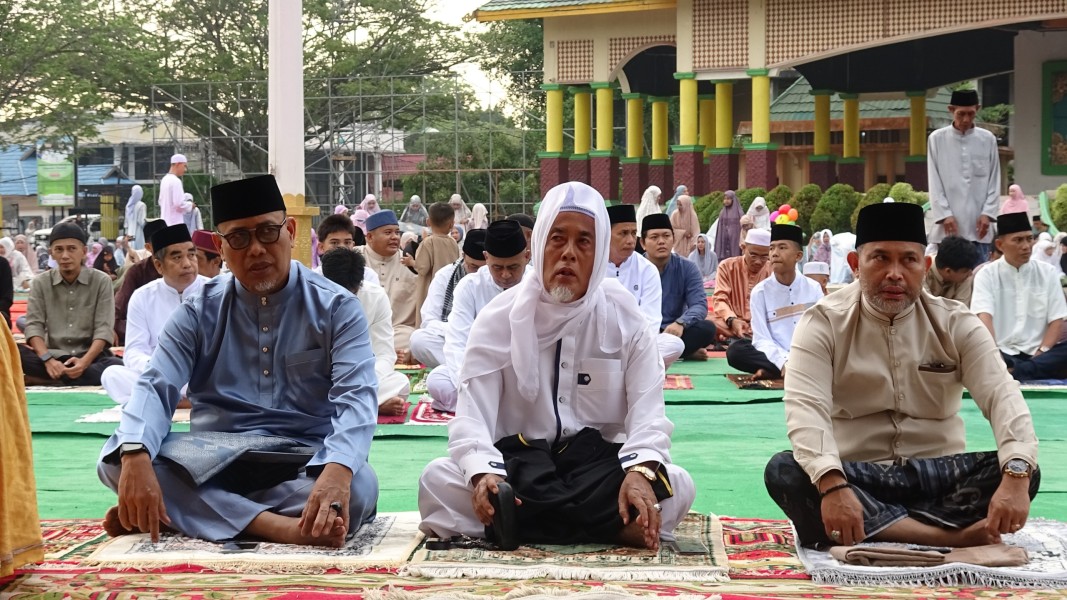 Gema Takbir Menggema di Lapangan Gajah Mada, Sekda Inhil Ajak Perkuat Ukhuwah di Tengah Tantangan