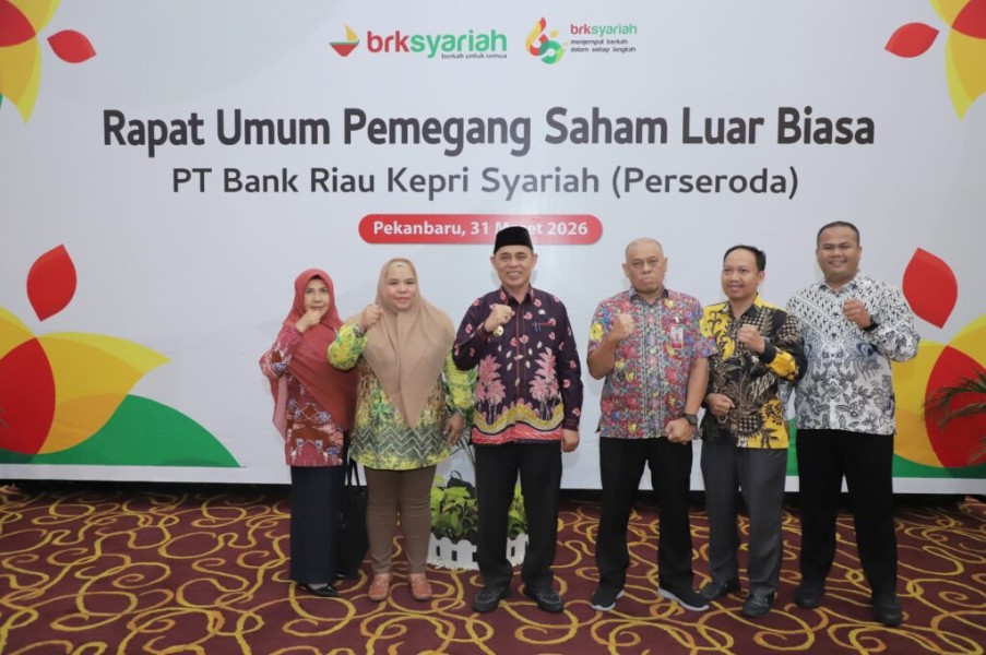 Bupati Inhil Hadiri Rapat Umum Pemegang Saham Luar Biasa Bank Riau Kepri Syariah
