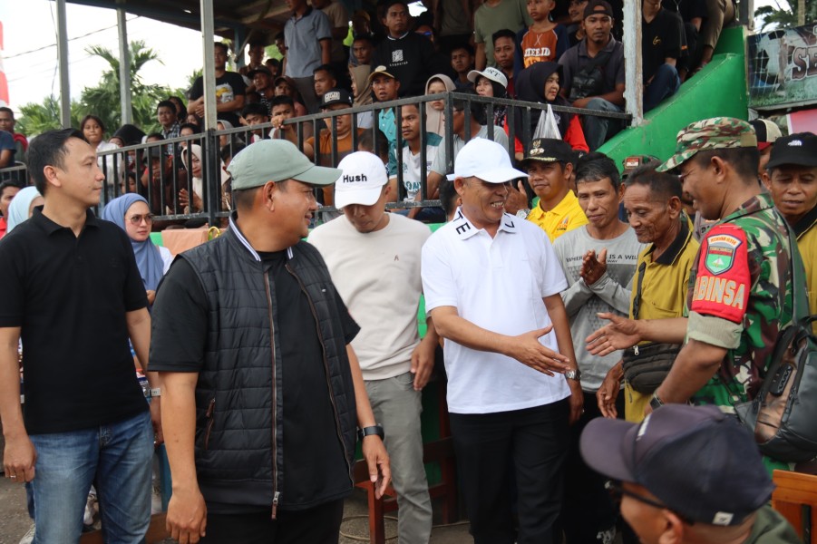 Bupati Inhil Herman Hadiri Penutupan Turnamen Sepakbola DPI Cup V Tahun 2025