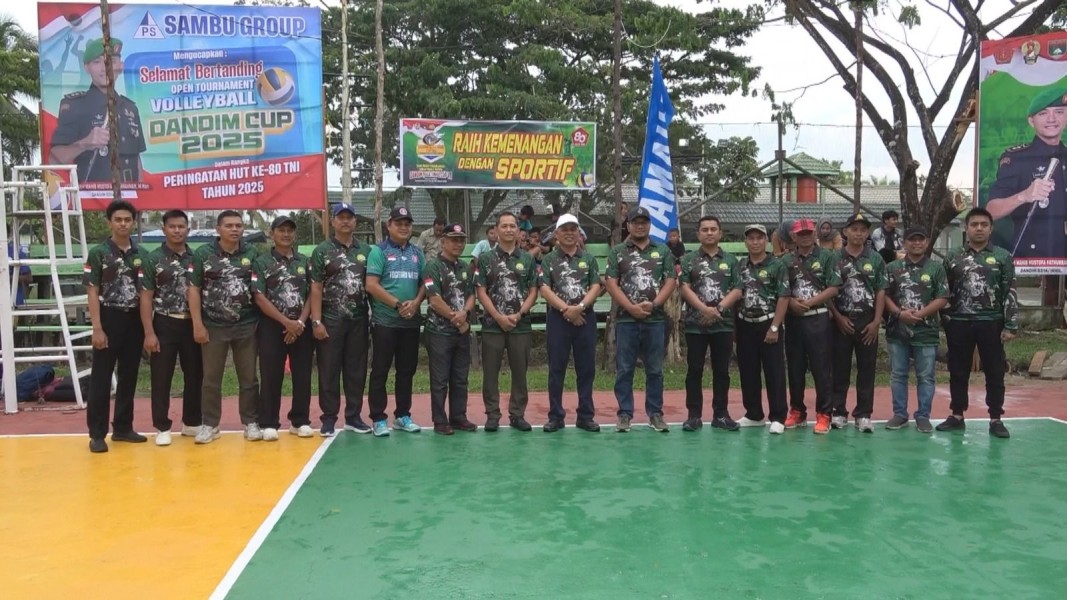 Bupati Indragiri Hilir Herman Hadiri Pembukaan Semi Open Turnamen Bola Voli Putra Dandim 0314 Piala Inhil ke-7 Tahun 2025