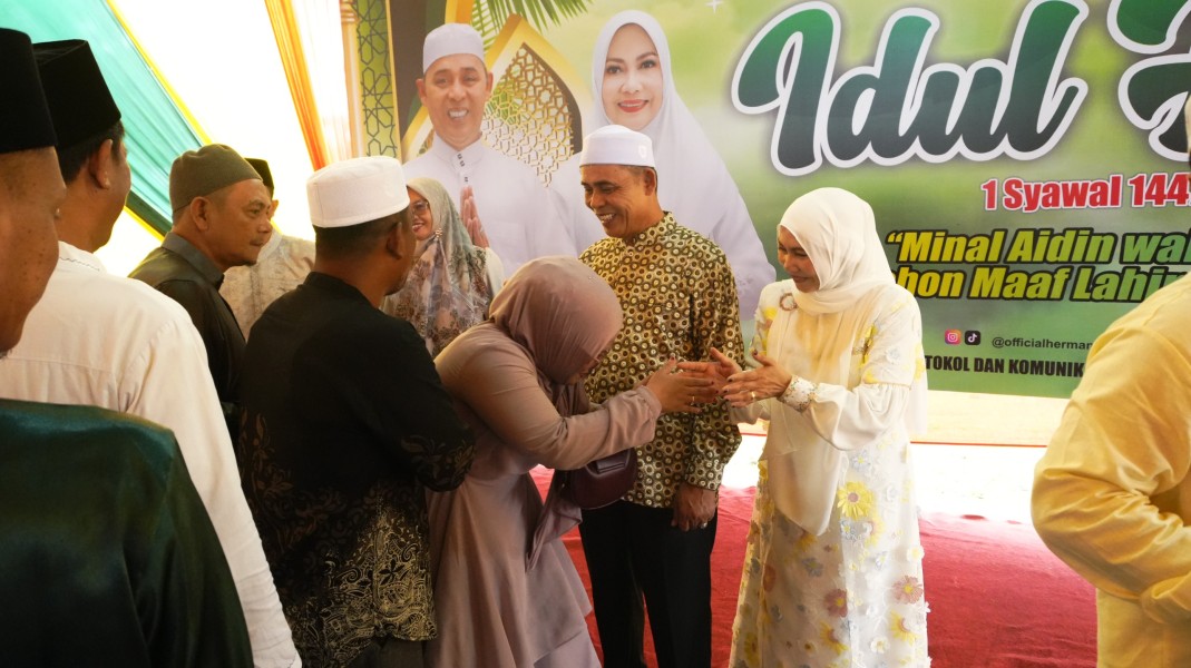 Silaturahmi Idul Fitri 1447 H, Bupati Inhil Sambut Masyarakat di Kediaman Dinas