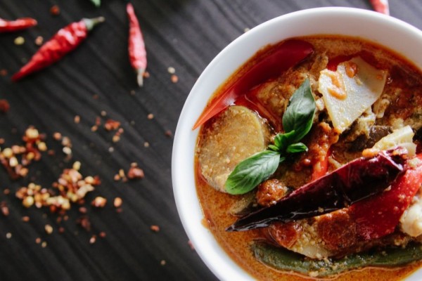 5 Makanan dan Minuman untuk Netralkan Efek Samping dari Makanan Pedas