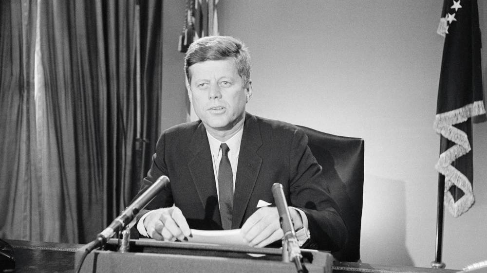 Percaya Teori Konspirasi, Ratusan Orang di AS Menanti Presiden JFK Hidup Lagi